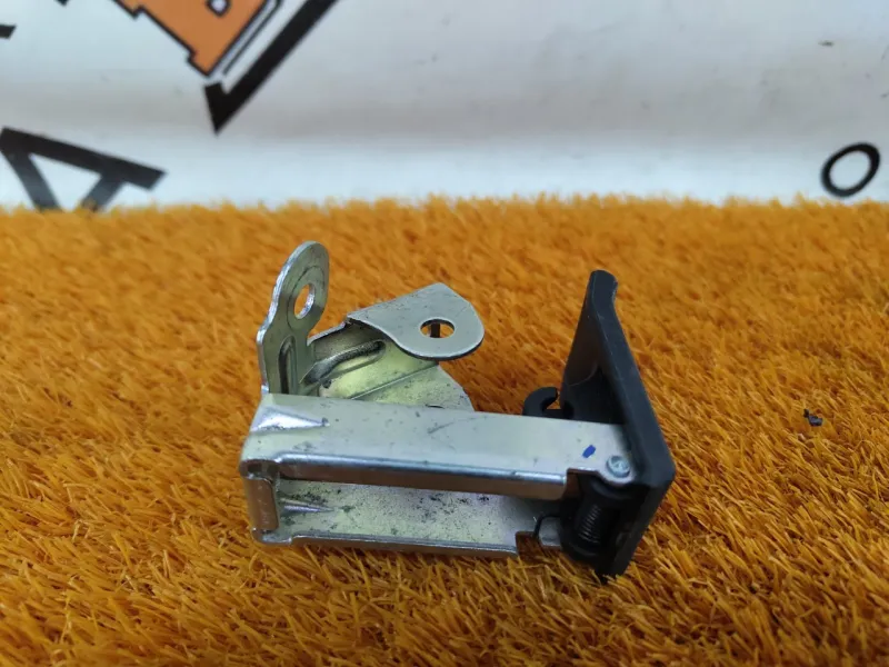 Ручка открывания капота