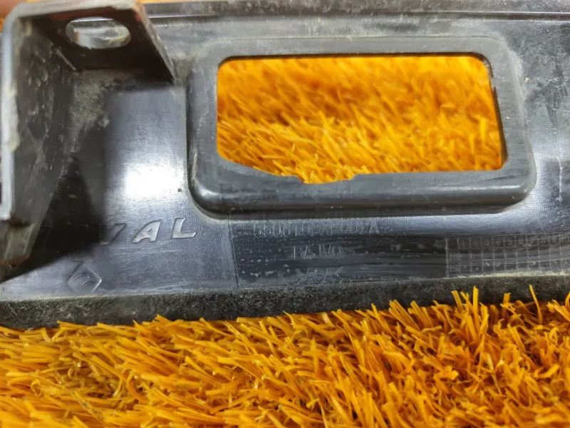 Накладка крышки багажника