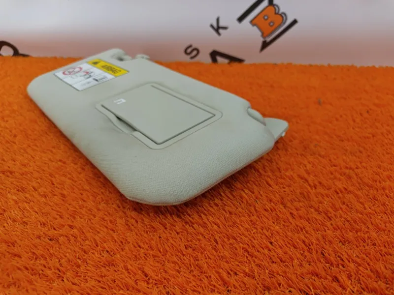 Козырек солнцезащитный