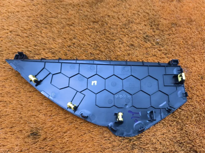 Накладка на торпедо