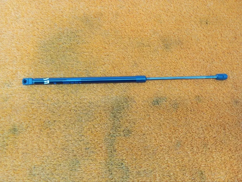 Амортизатор крышки багажника