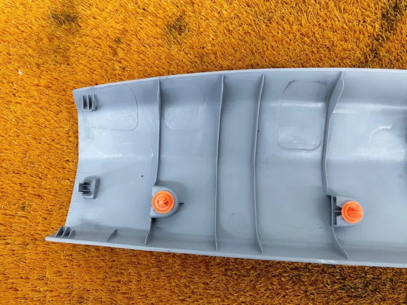 Обшивка двери багажника