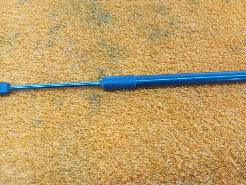 Амортизатор капота