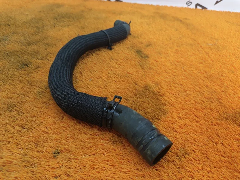 Патрубок радиатора