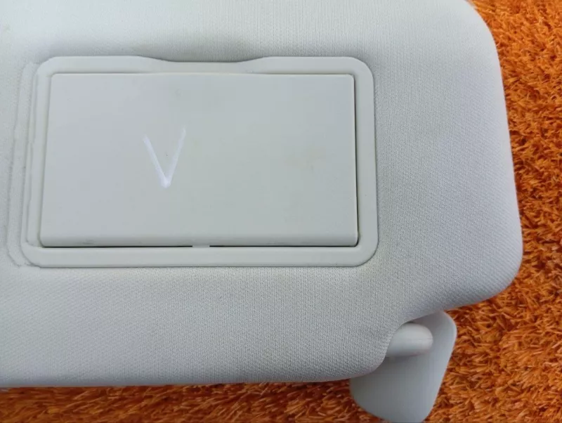 Козырек солнцезащитный