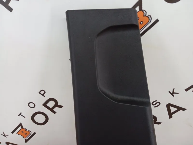 Обшивка центральной стойки