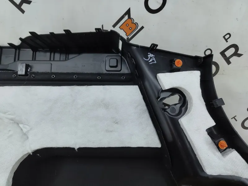 Обшивка багажника