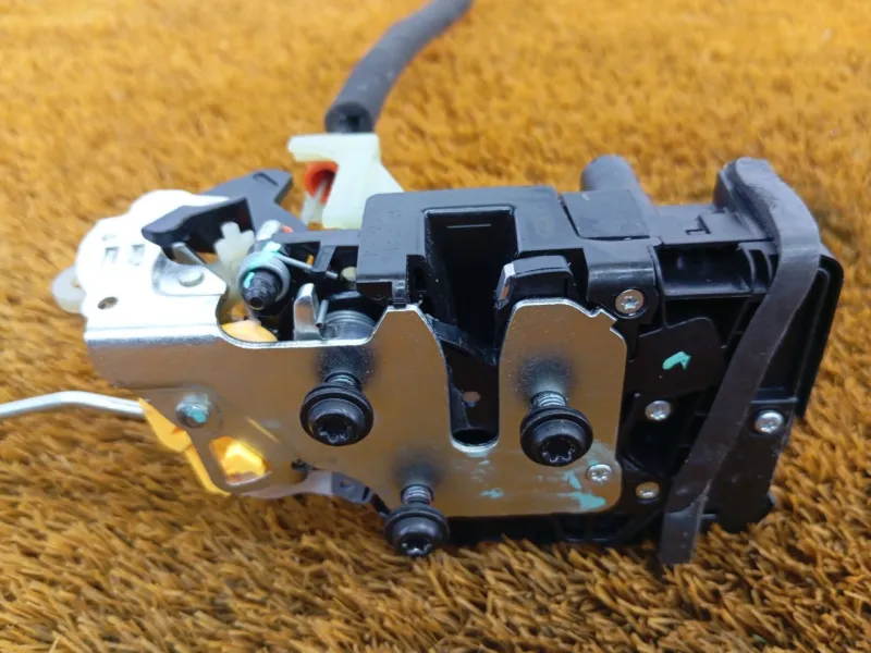 Замок двери