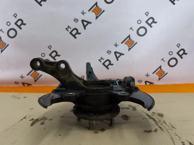 Кулак поворотный