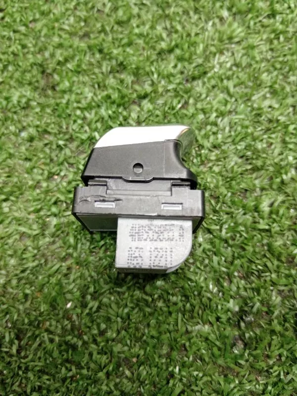 Кнопка стеклоподъемника