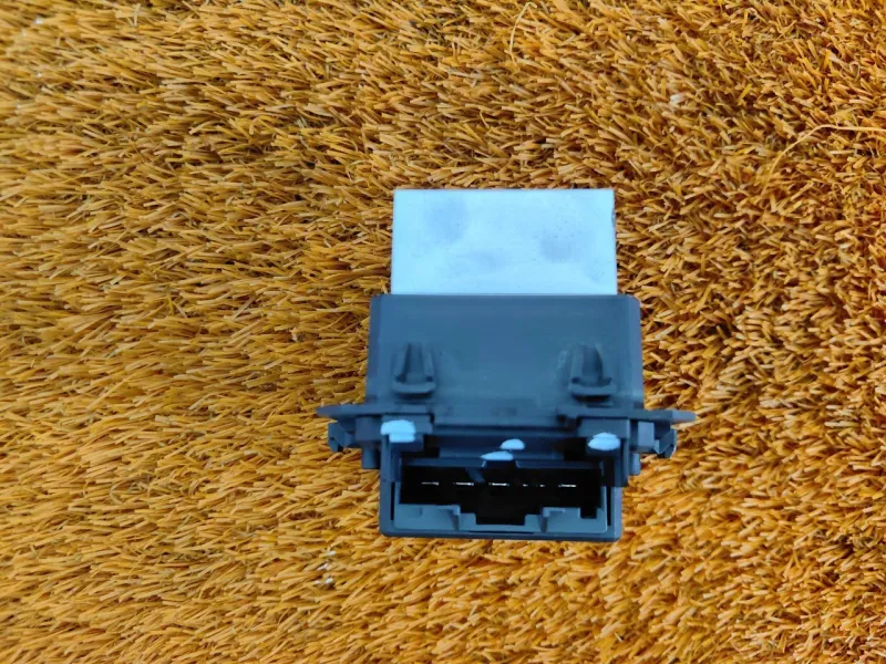 Резистор отопителя