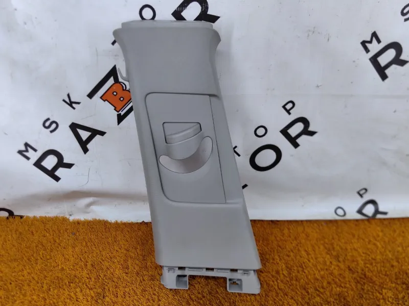 Обшивка центральной стойки