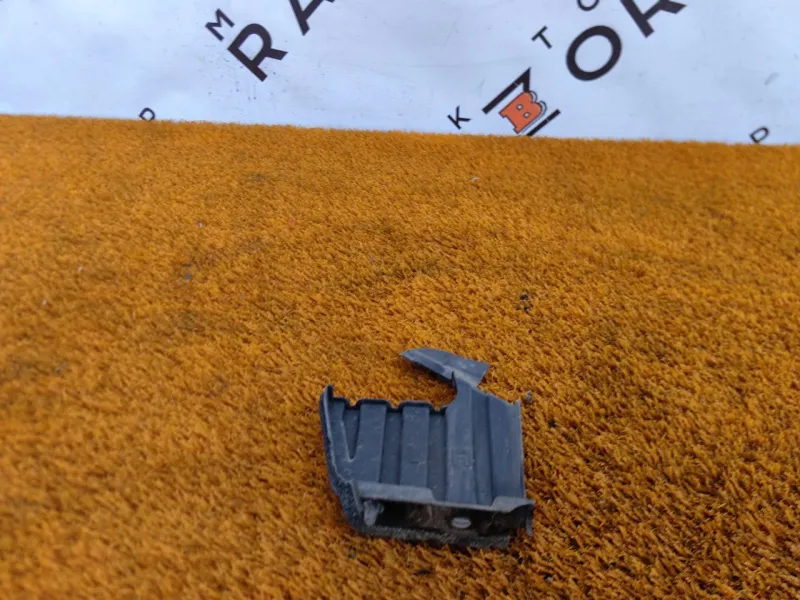 Уголок жабо