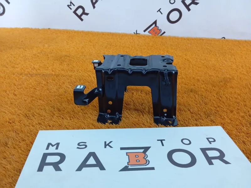 Кронштейн подлокотника