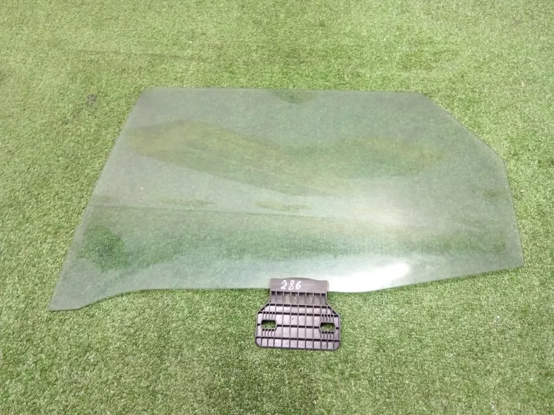 Стекло двери Audi A4 2005 8E9845025C B7, заднее левое