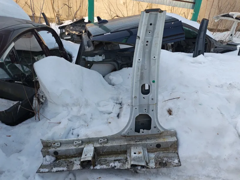 Порог с центральной стойкой