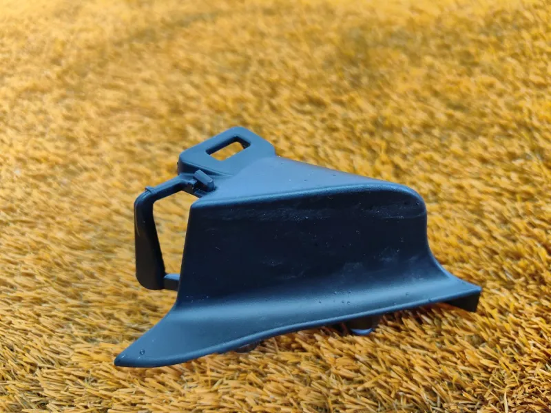 Уголок двери