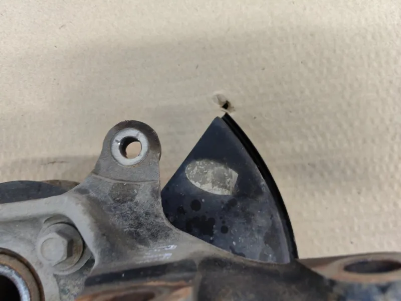 Кулак поворотный