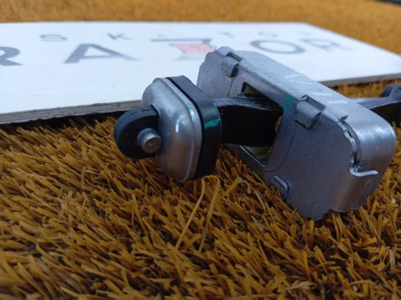 Ограничитель двери