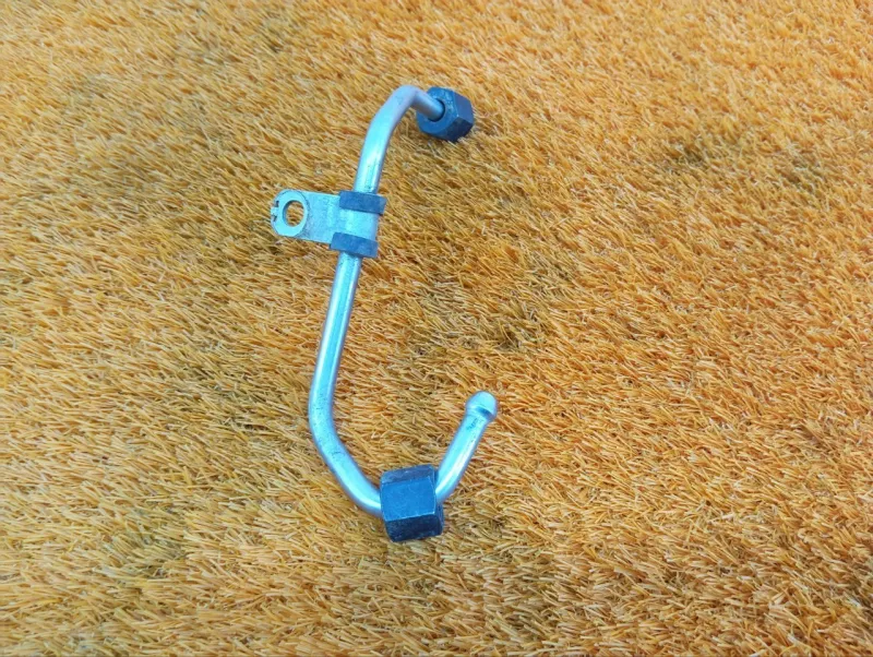 Трубка топливная