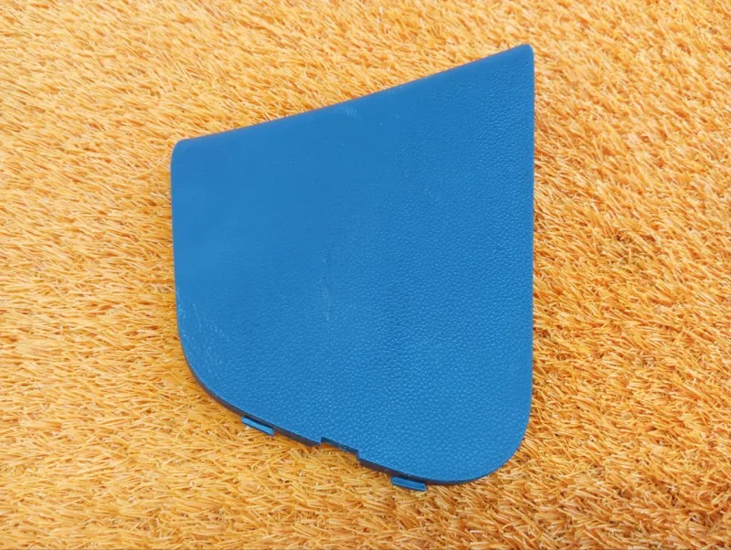 Обшивка крышки багажника