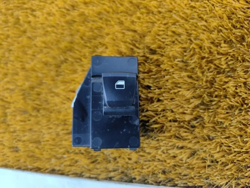 Кнопка стеклоподъемника