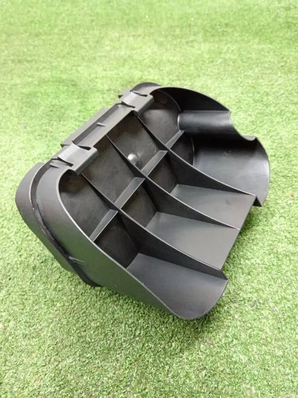 Накладка крышки багажника