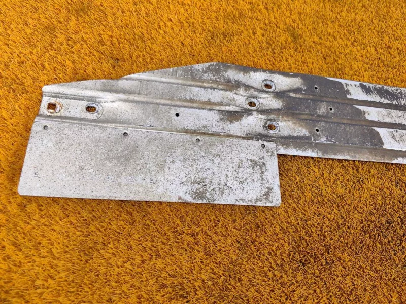 Кронштейн кузова