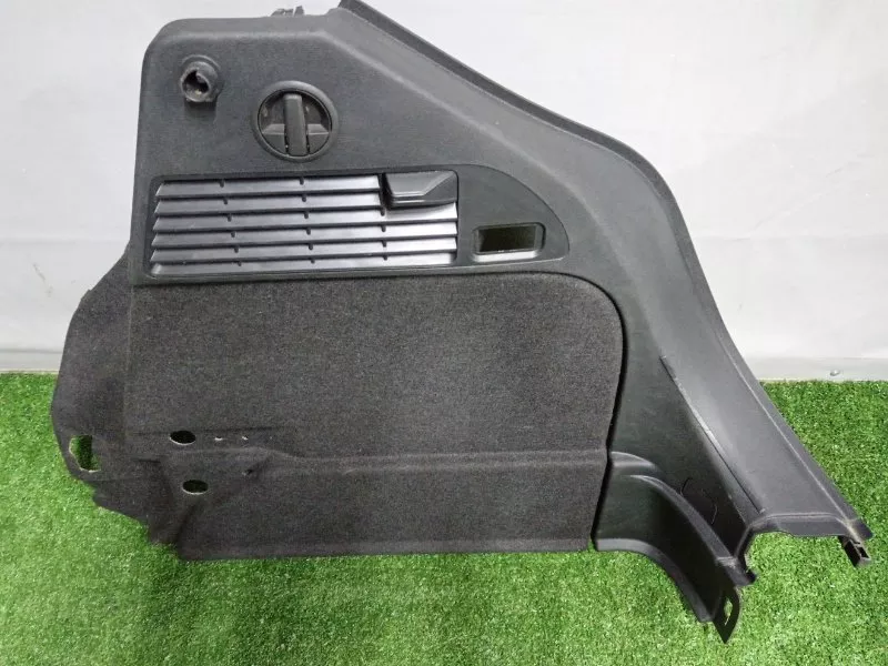 Обшивка багажника