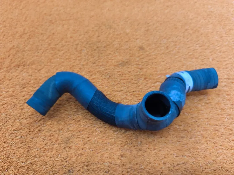 Патрубок воздушного фильтра