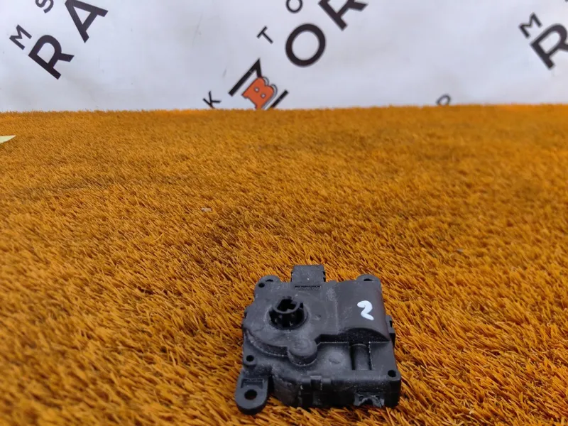 Сервопривод заслонок печки