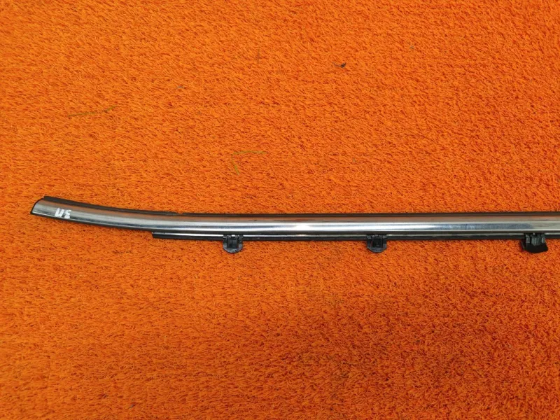 Молдинг стекла