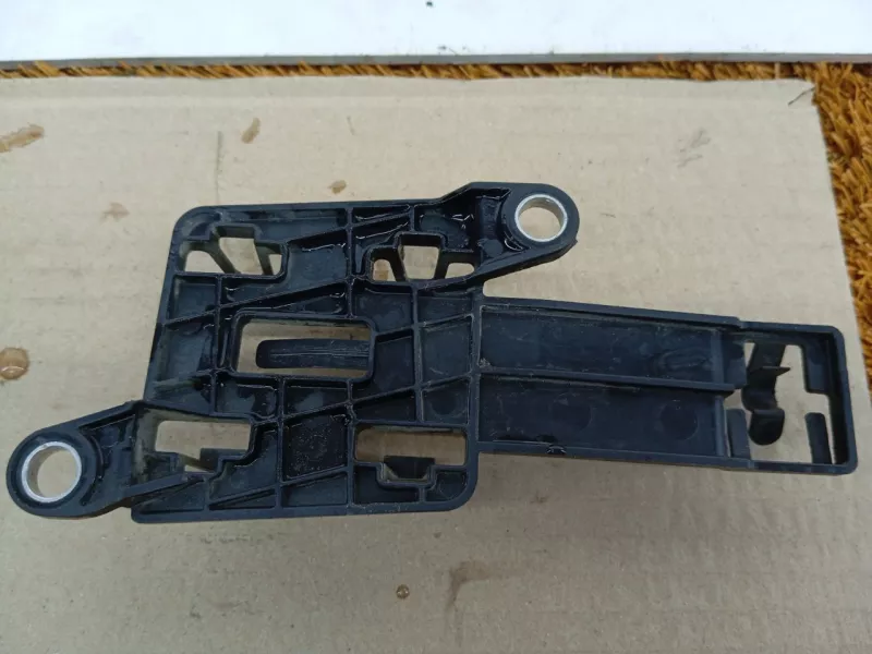 Кронштейн BMW X3 2018 13628591639 G01 B47