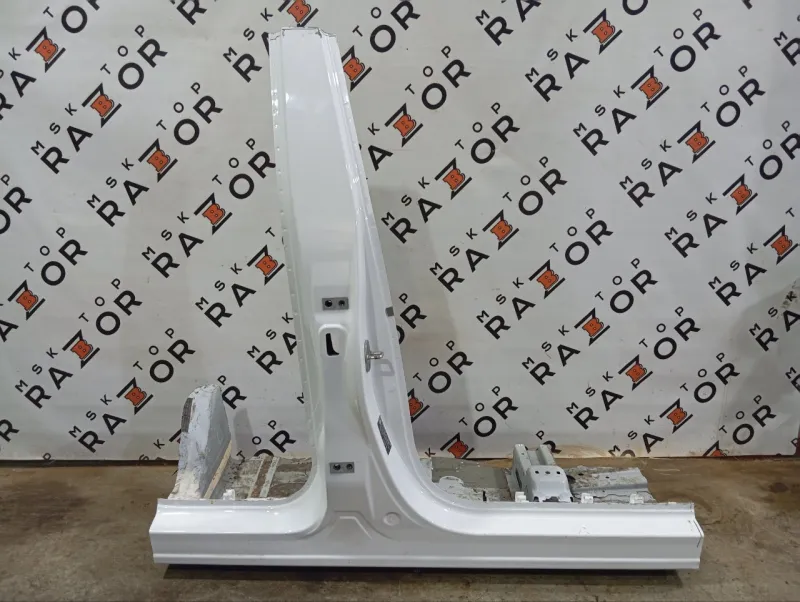 Порог с центральной стойкой