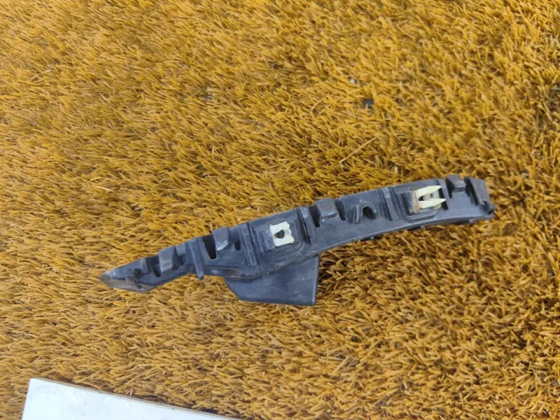 Крепление бампера