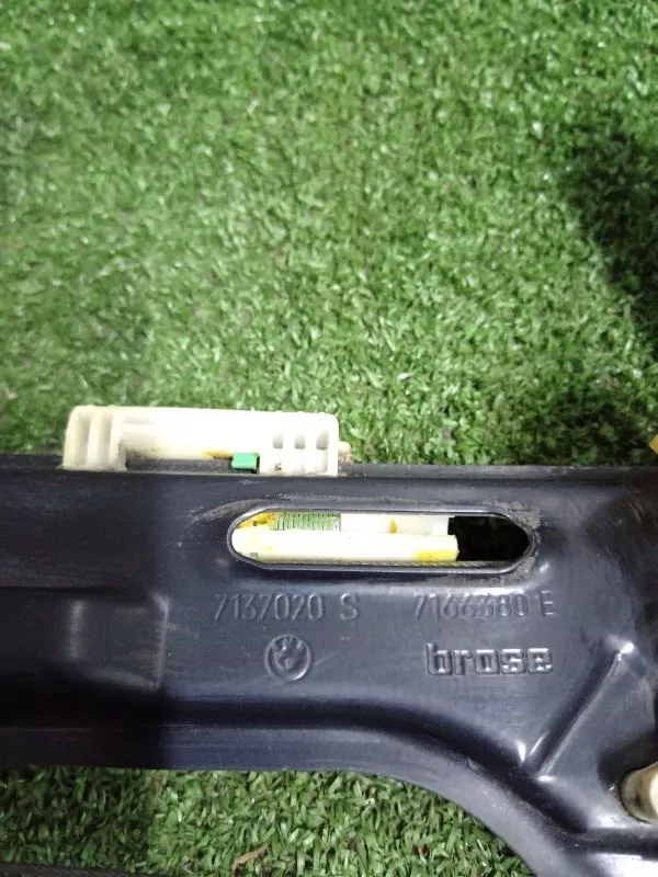 Стеклоподъемник BMW X5 2008 51337166380 E70, передний правый