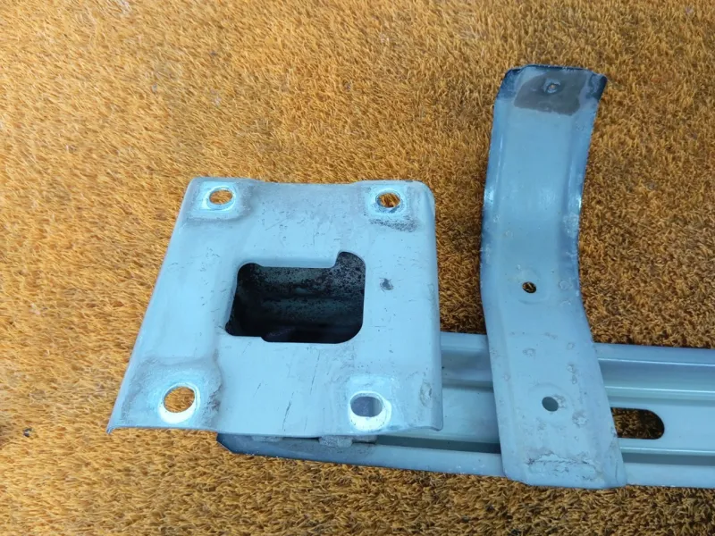 Усилитель бампера