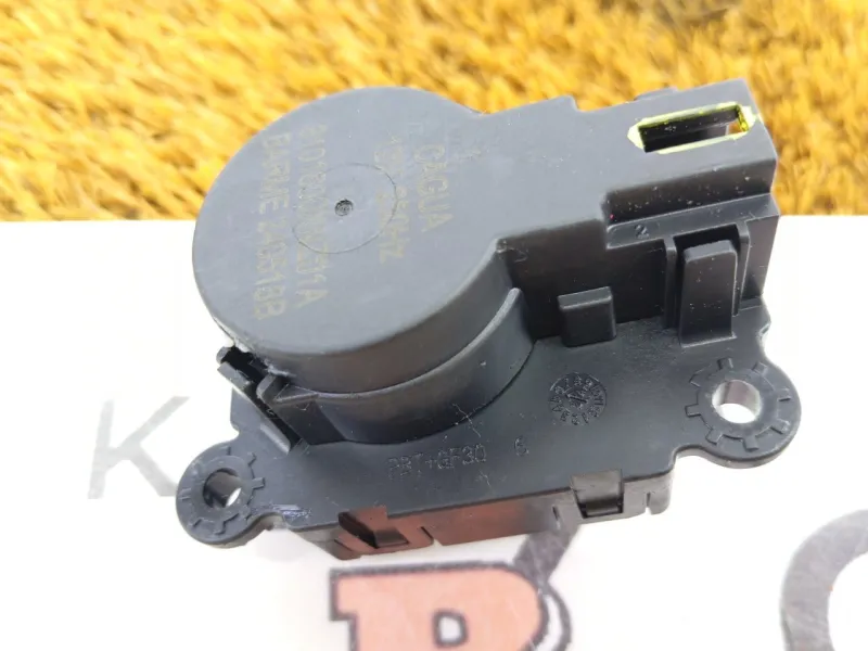 Моторчик заслонки печки