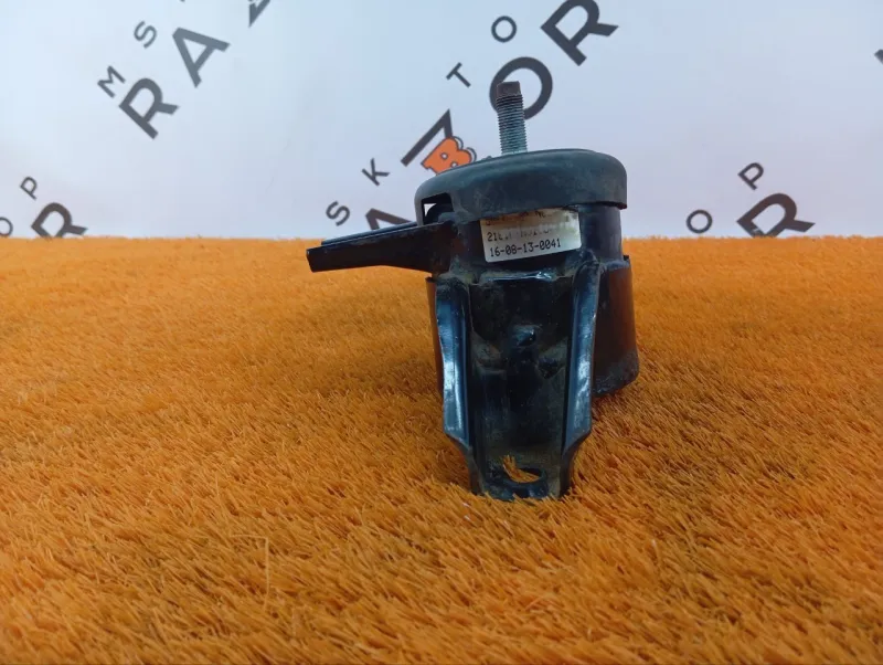 Подушка двигателя