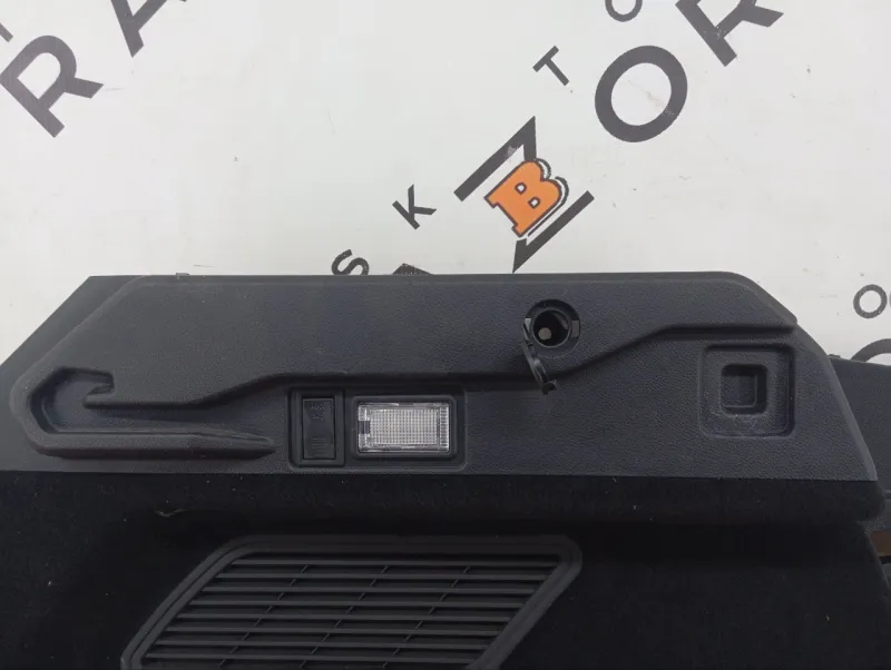 Обшивка багажника