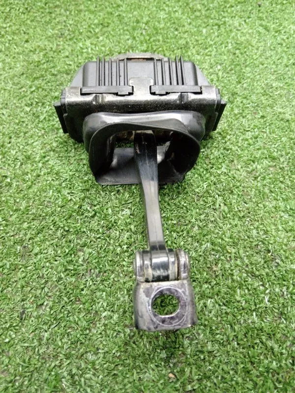 Ограничитель двери