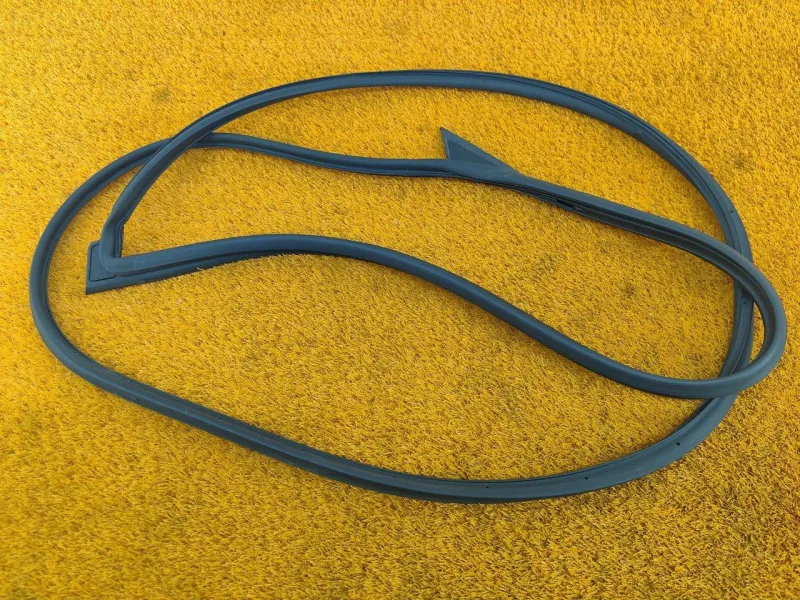 Уплотнитель двери