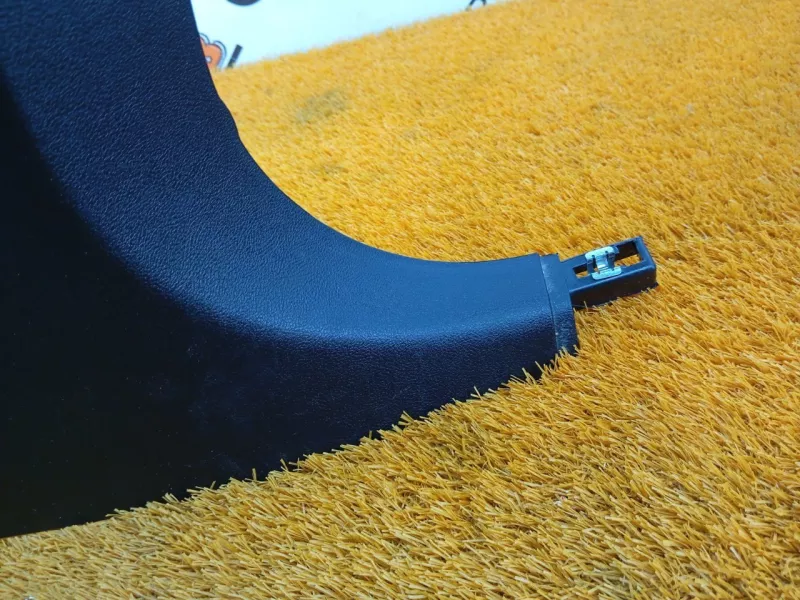 Накладка на стойку кузова