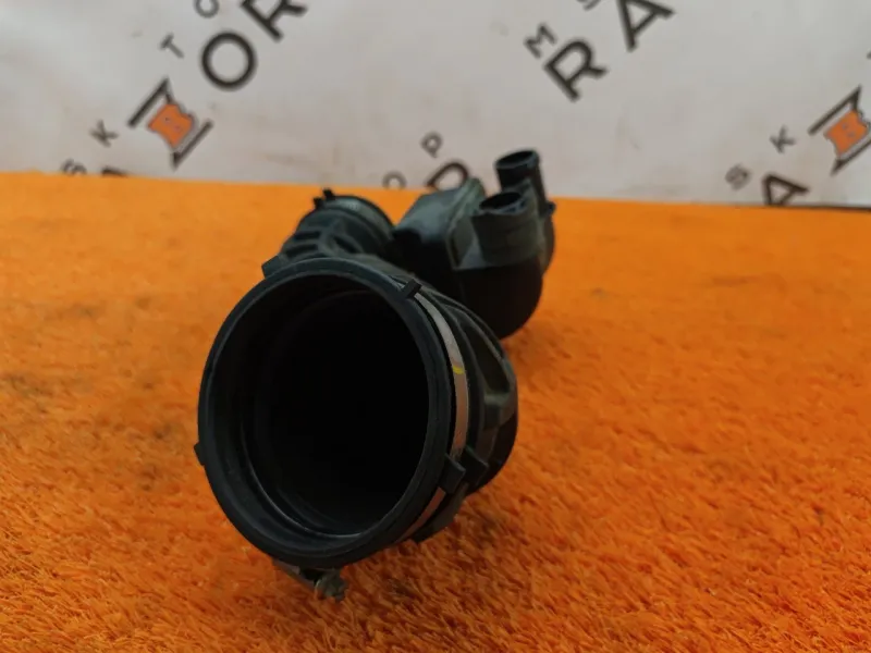 Патрубок воздушного фильтра