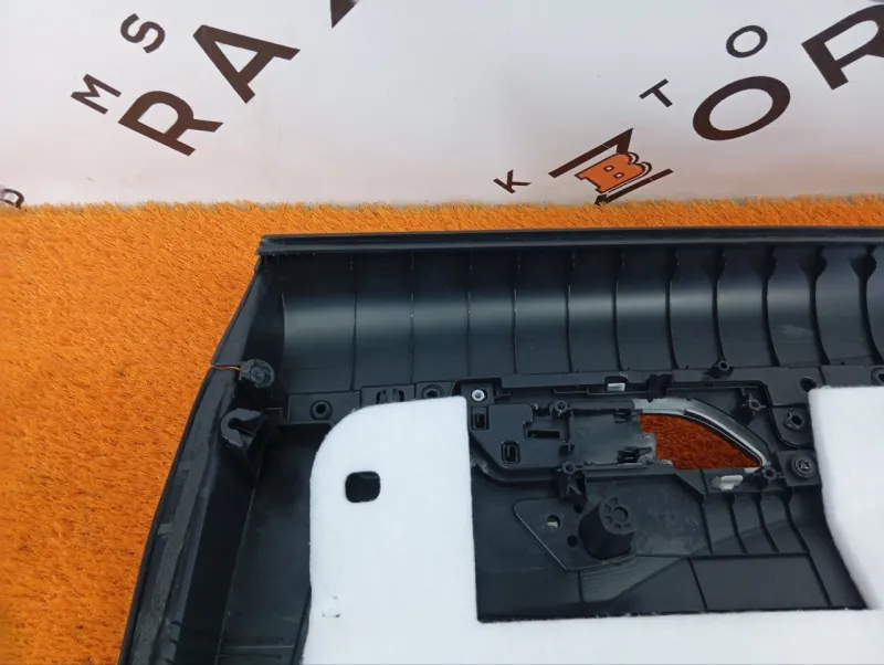 Обшивка двери