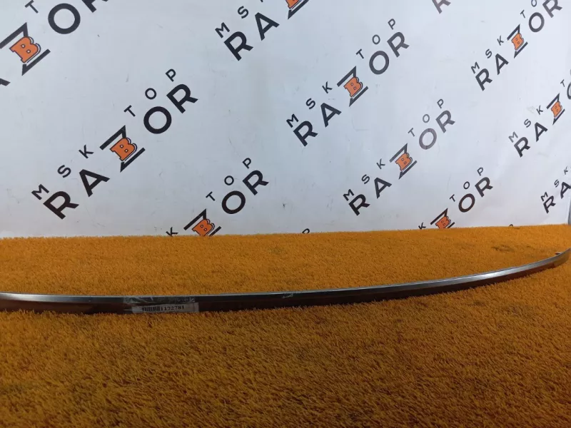 Молдинг крышки багажника