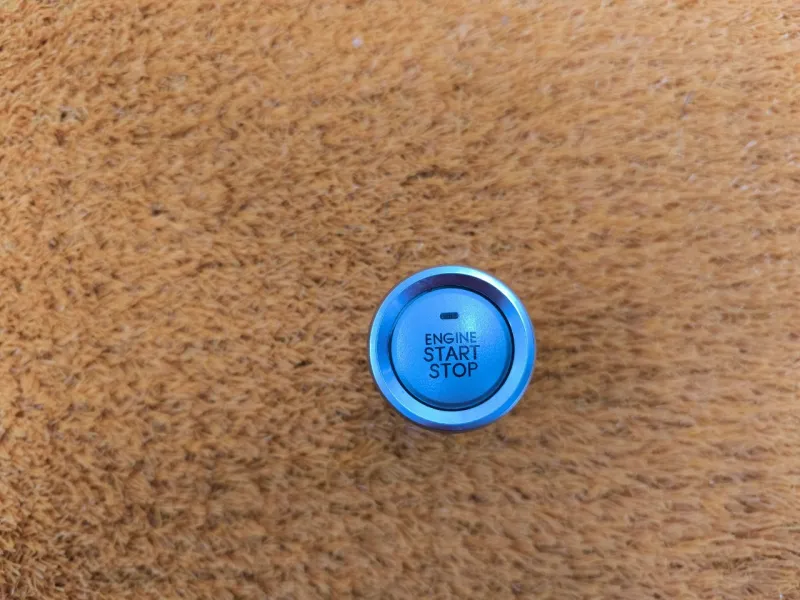 Кнопка запуска двигателя