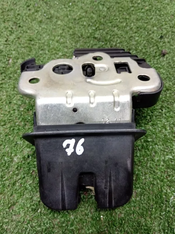 Замок багажника