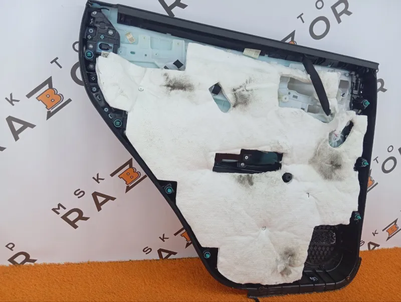 Обшивка двери