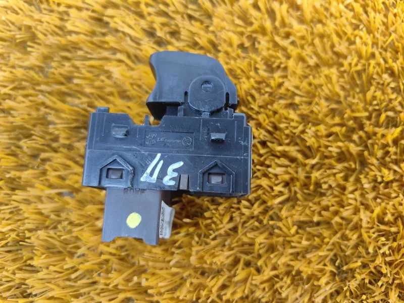 Кнопка стеклоподъемника